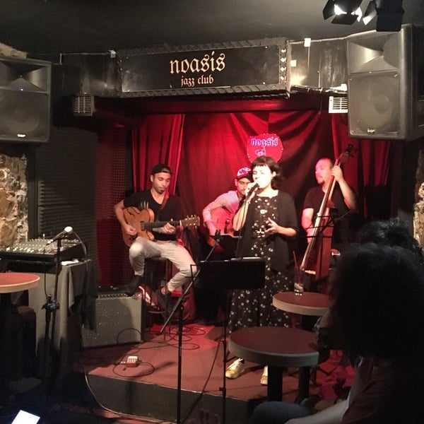 Photo taken at Noasis Jazz Club by Çağlar S. on 10/6/2016