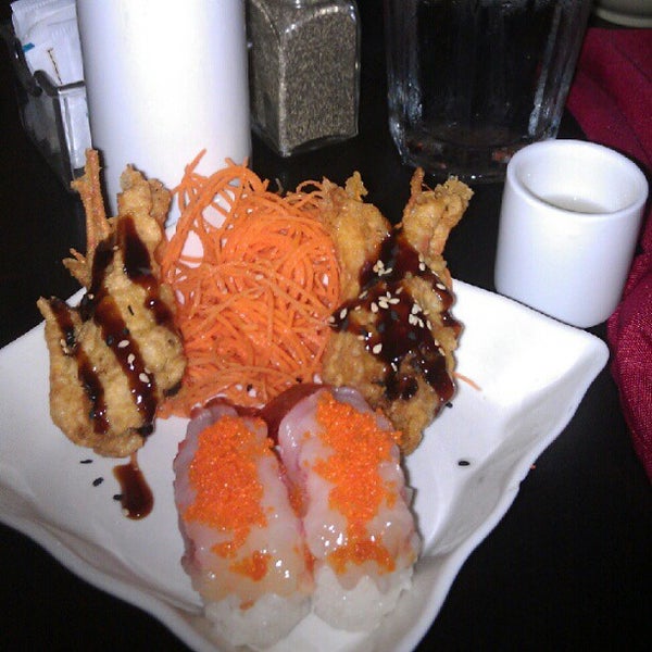 Foto diambil di Tokyo Japanese Steakhouse Seafood &amp; Sushi Bar oleh Marichu Joy S. pada 9/29/2012