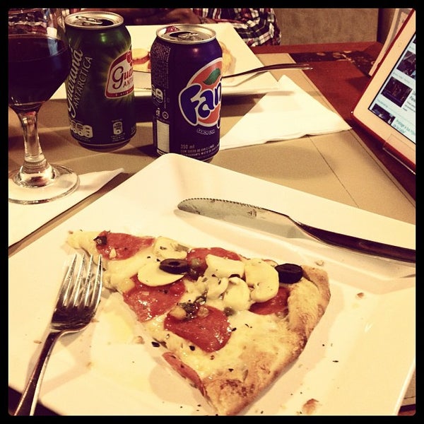 10/30/2012にChristian G.がRedSun Pizzaで撮った写真