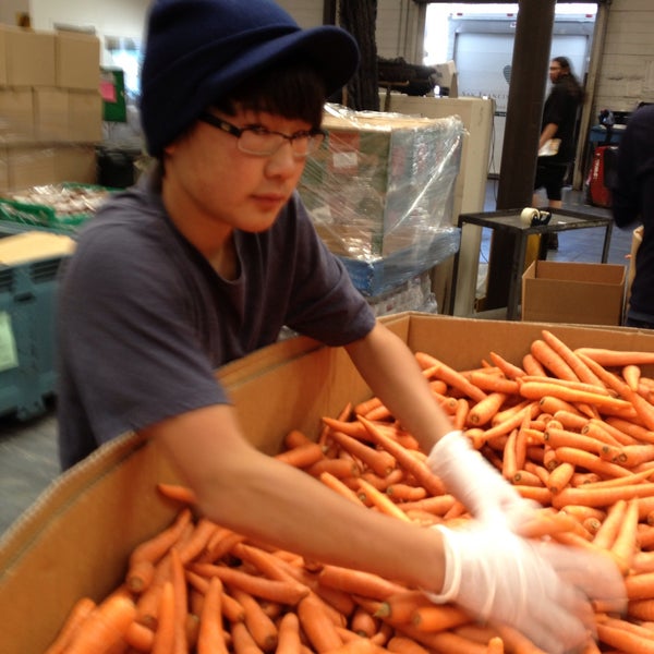 6/8/2013 tarihinde Hiroshi T.ziyaretçi tarafından San Francisco-Marin Food Bank'de çekilen fotoğraf