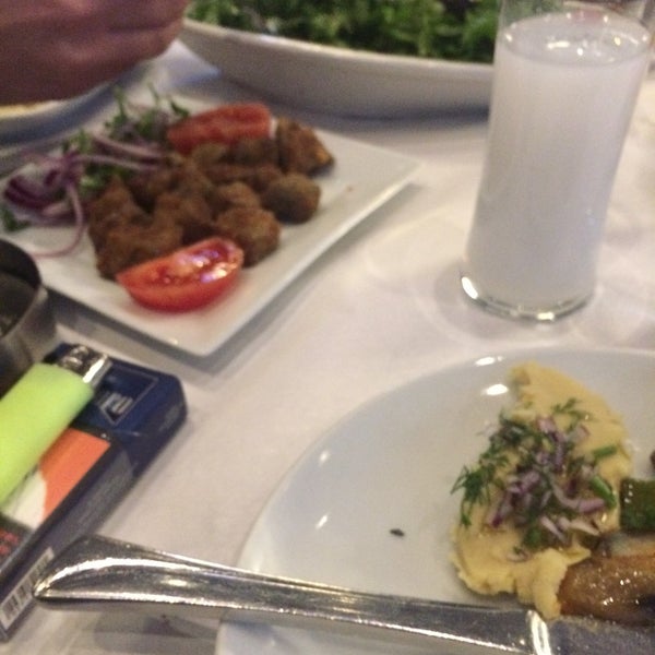 3/16/2019 tarihinde Ahmet D.ziyaretçi tarafından Meyhane Porto'de çekilen fotoğraf