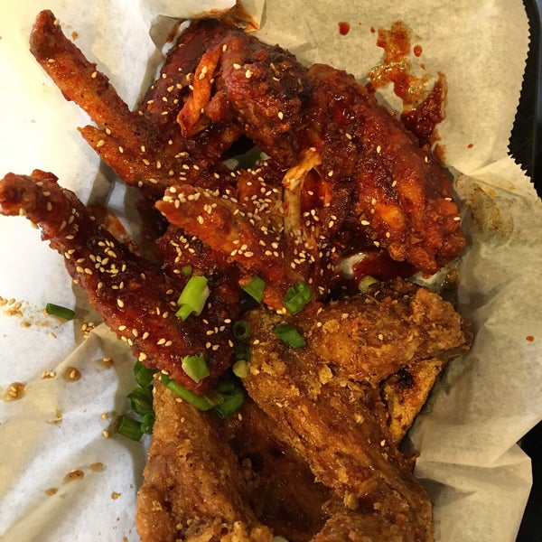 As I told the cashier, one of the best chicken wings I have ever tasted. If alone, go for 5pcs and follow their suggestion to mix up the flavours. Try "best seller" Seoul Sassy & bbq.