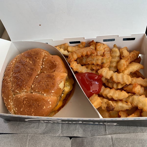 Photo taken at Superdawg Drive-In by Bitch N. on 5/31/2019