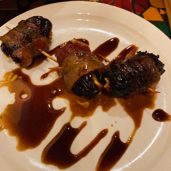 Снимок сделан в Barcelona Tapas Restaurant - Saint Louis пользователем Bitch N. 5/23/2019