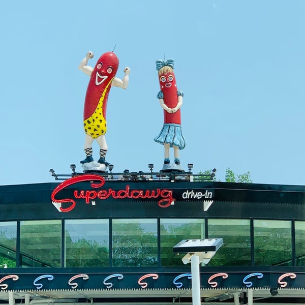 Photo taken at Superdawg Drive-In by Bitch N. on 5/31/2019