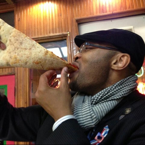 1/21/2013 tarihinde Wendell M.ziyaretçi tarafından Jumbo Slice Pizza'de çekilen fotoğraf