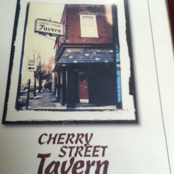 รูปภาพถ่ายที่ Cherry Street Tavern โดย Lloyd D. เมื่อ 9/18/2013