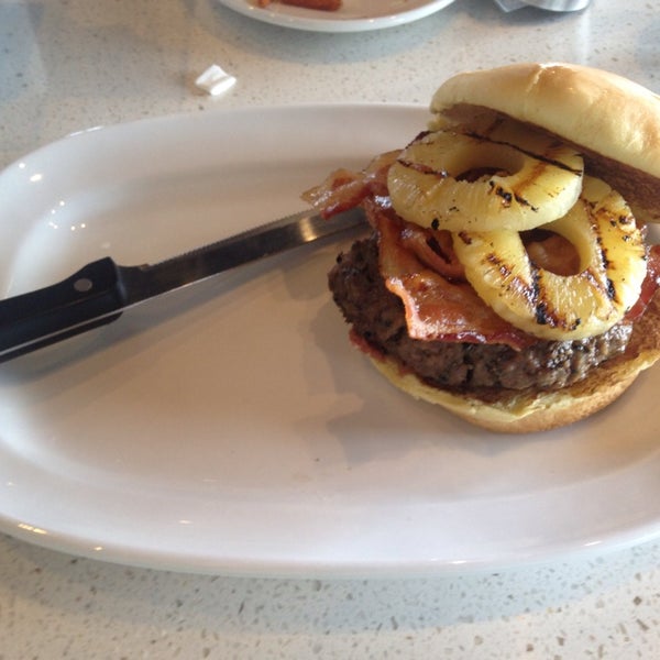 2/21/2014にSebastian U.がThe Counter Burger, Aventura FLで撮った写真