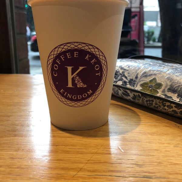 Das Foto wurde bei Coffee Kkot von Karen W. am 9/17/2018 aufgenommen