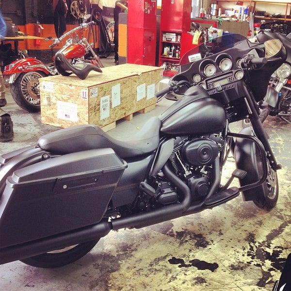 Foto diambil di Harley-Davidson of New York City oleh Sean K. pada 7/31/2013