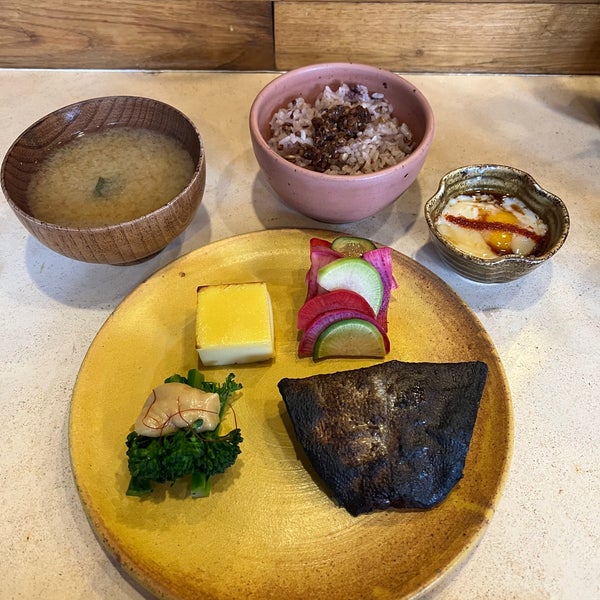Loved. Had the standard set and added the Onsen Tomago. Highly recommend what I got and making a reservation to go.