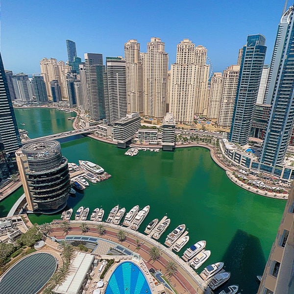 Foto tirada no(a) Address Dubai Marina por Ahmad B. em 5/13/2023