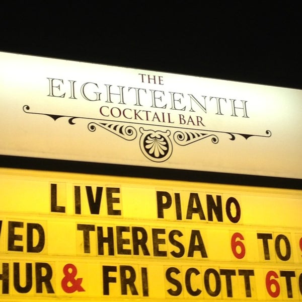รูปภาพถ่ายที่ The Eighteenth Cocktail Bar โดย DJ Scoop เมื่อ 6/1/2013