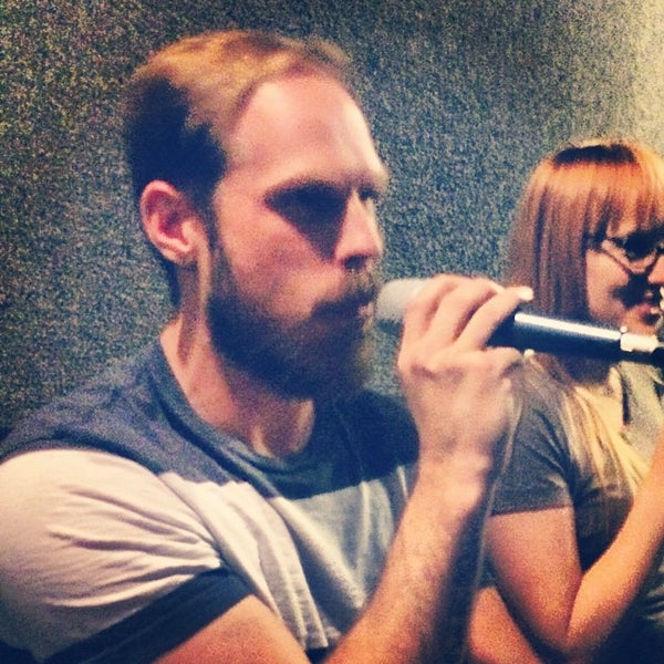 10/21/2013에 dana r.님이 Max Karaoke Studio에서 찍은 사진