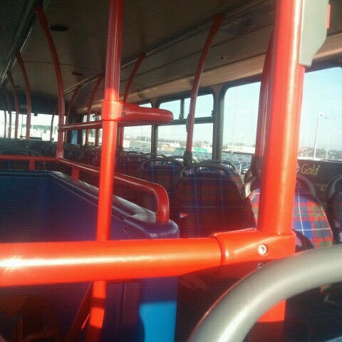 Автобус 35 куровское красное