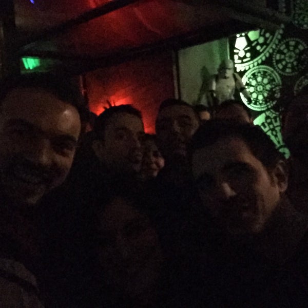 รูปภาพถ่ายที่ Fosil Cadde Lounge โดย Kenan Ç. เมื่อ 2/28/2015