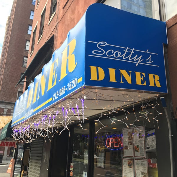 Снимок сделан в Scotty&#39;s Diner пользователем Ronald Z. 11/27/2016
