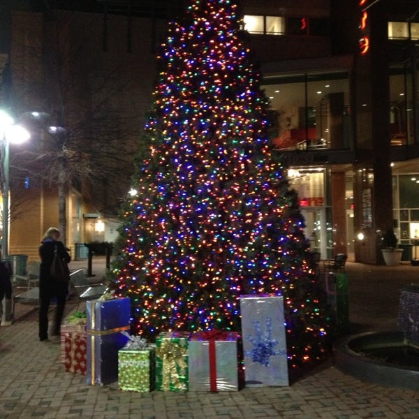 Shirlington Christmas Tree Lighting 2022 The Village At Shirlington - Fairlington - Shirlington - 2700 S Quincy St