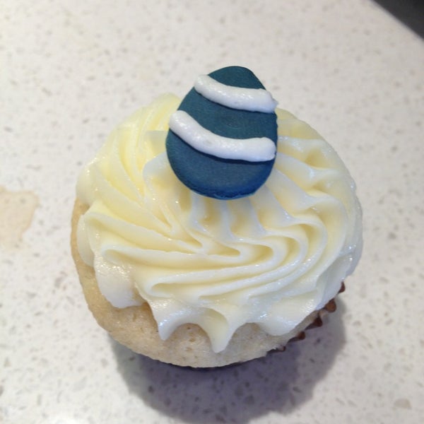 รูปภาพถ่ายที่ Crème Cupcake + Dessert โดย Abby R. เมื่อ 1/24/2013