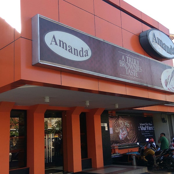 Amanda Brownies Kukus Toko Roti di Surabaya