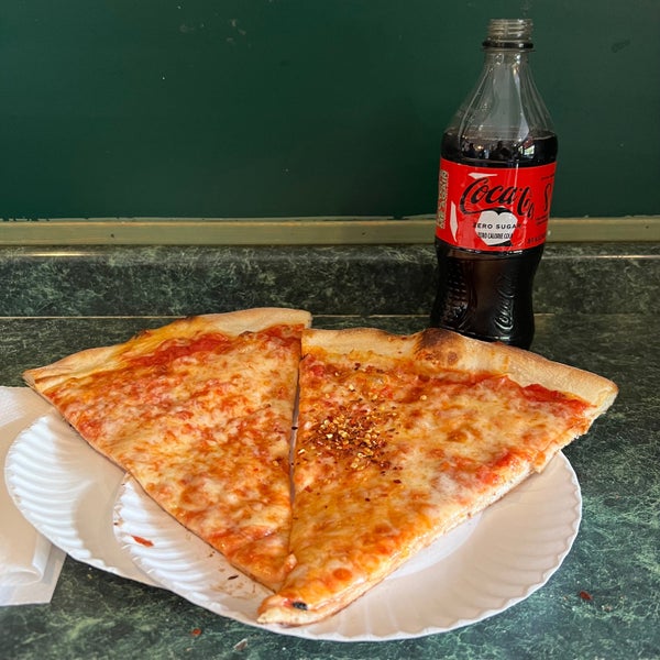 10/18/2022 tarihinde James H.ziyaretçi tarafından Joe&#39;s Pizza'de çekilen fotoğraf