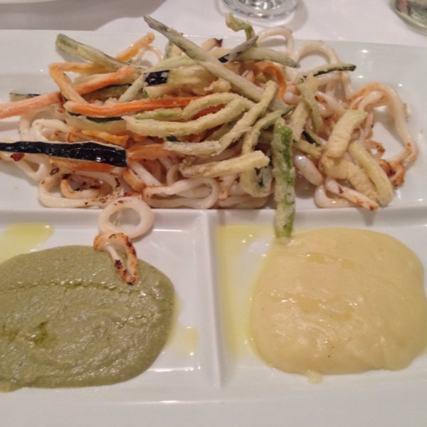 Consigliatissimo ristorante nel centro di Sanremo, ottimo rapporto qualità prezzo è porzioni abbondanti ! Top 🔝 calamaretti alla griglia con tempura di verdure