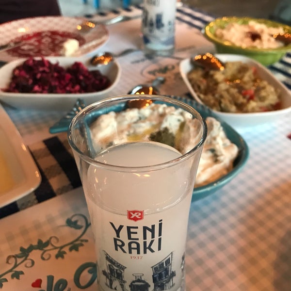 รูปภาพถ่ายที่ Etem ile Asli ( Rezervasyon Gereklidir.) โดย Melis S. เมื่อ 7/8/2017