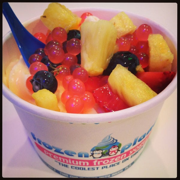 Foto scattata a Frozen Planet Yogurt da Mrs Jennifer A. il 5/29/2013