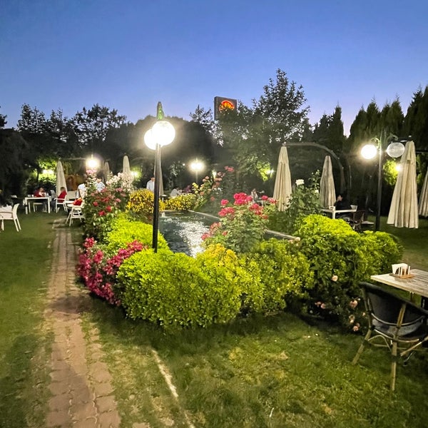 Das Foto wurde bei Vira Port Cafe &amp; Restaurant von R G. am 5/20/2022 aufgenommen