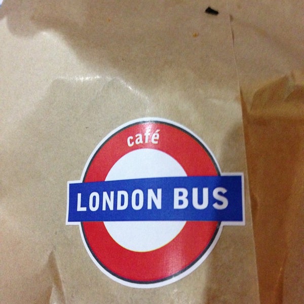 Foto tirada no(a) London Bus Cafe por Elena K. em 8/5/2013