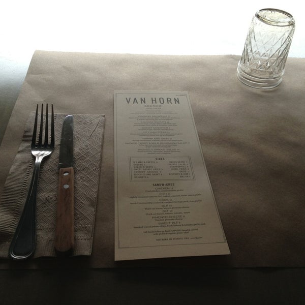 รูปภาพถ่ายที่ Van Horn Restaurant โดย Chris M. เมื่อ 3/17/2013