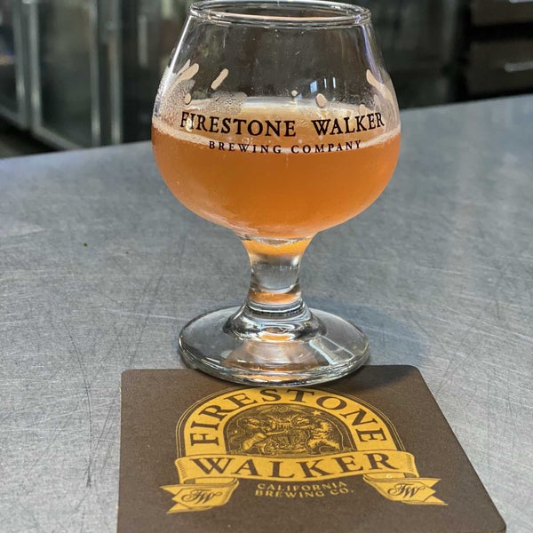 Das Foto wurde bei Firestone Walker Brewing Company - The Propagator von Heather D. am 9/26/2022 aufgenommen