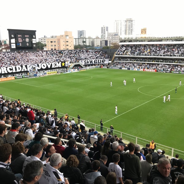 Foto diambil di Estádio Urbano Caldeira (Vila Belmiro) oleh Rafael V. pada 8/4/2019