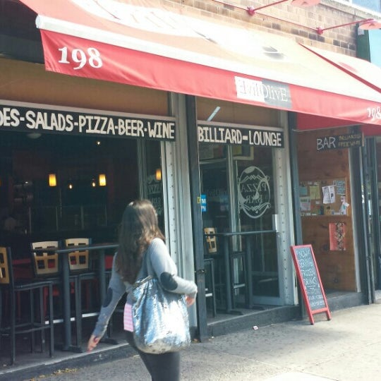 9/23/2013에 Christian T.님이 Evil Olive Pizza &amp; Bar에서 찍은 사진