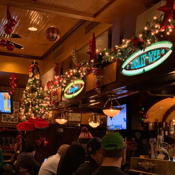 Foto scattata a Molly Wee Pub &amp; Restaurant da Brent D. il 12/31/2019