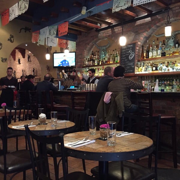 10/9/2016 tarihinde Jake T.ziyaretçi tarafından El Paso Restaurante Mexicano'de çekilen fotoğraf