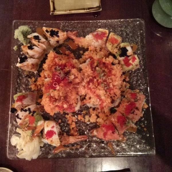 Foto diambil di Bonjung Japanese Restaurant oleh Mike L. pada 6/28/2013