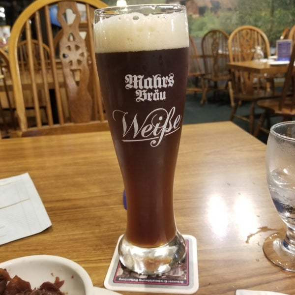 Foto scattata a Bavarian Grill da Victor M. il 5/30/2019