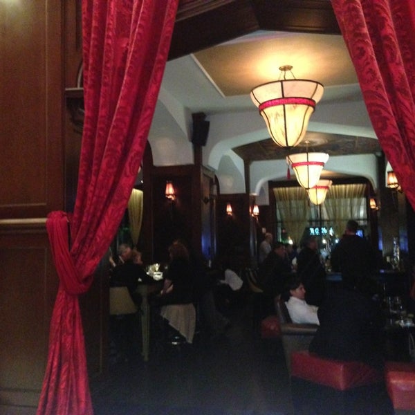 Photo taken at Red Piano Lounge at The Skirvin Hilton Oklahoma City by Candace V. on 2/14/2013