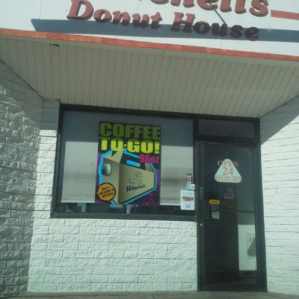 Winchell's Donut House Breakfast Spot in Aurora