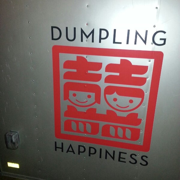 Foto tomada en Dumpling Happiness  por Ryan M. el 2/17/2013