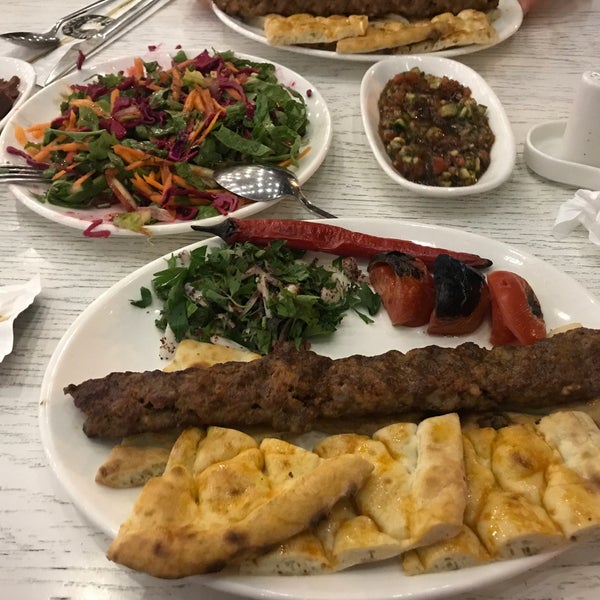 Foto diambil di Hanımeli Restaurant &amp; Cafe oleh İbrahim Halil A. pada 3/22/2018