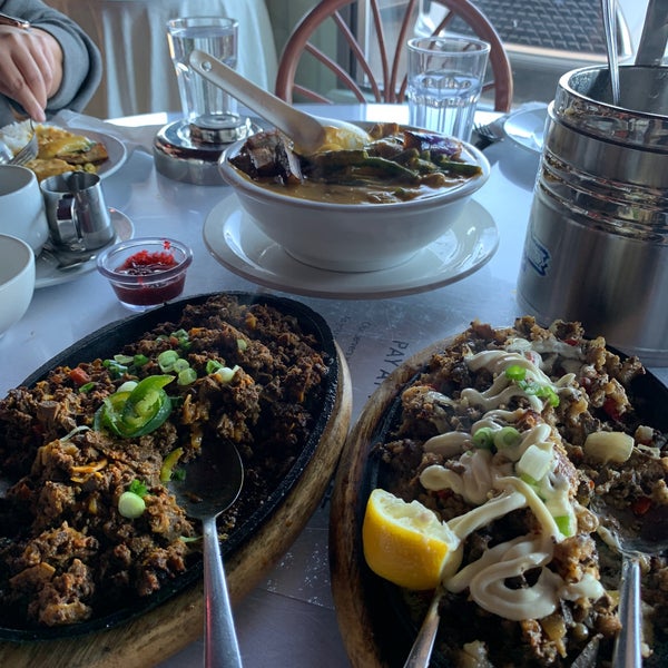 Palabok House Edmonton'da Karaoke Barı