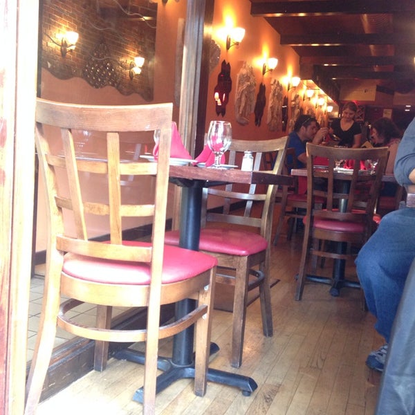10/14/2013 tarihinde Raman M.ziyaretçi tarafından Bellini Italian Restaurant &amp; Brick Oven Pizza'de çekilen fotoğraf