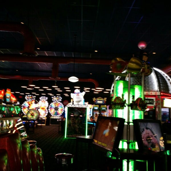 Photo taken at Dave &amp; Buster&#39;s by Shawn P. on 6/9/2016