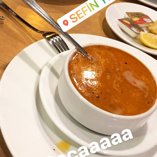 รูปภาพถ่ายที่ Şefin Yeri Restaurant โดย EROL A. เมื่อ 10/17/2020