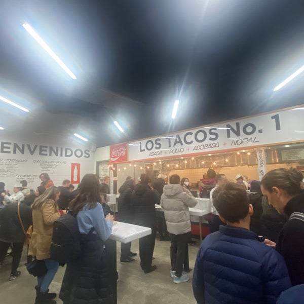 Foto tirada no(a) Los Tacos No. 1 por Carli em 11/23/2022