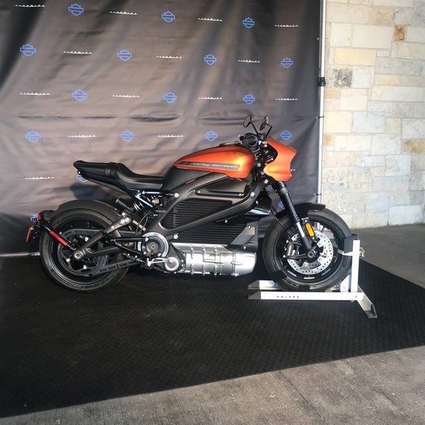 Foto diambil di Central Texas Harley-Davidson oleh Kevin V. pada 5/2/2019