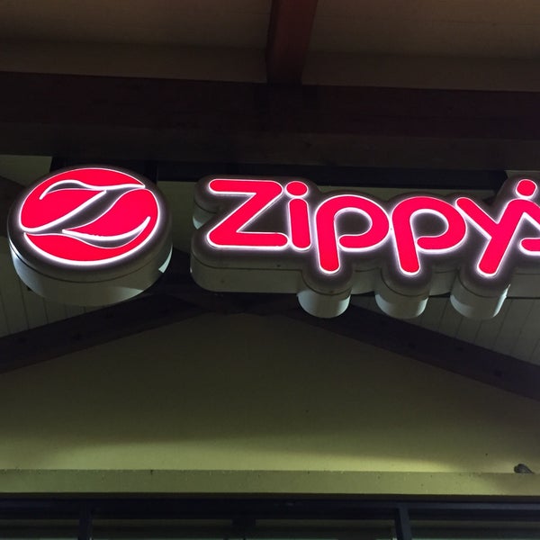 Photo taken at Zippy&#39;s by Mike S. on 10/10/2015