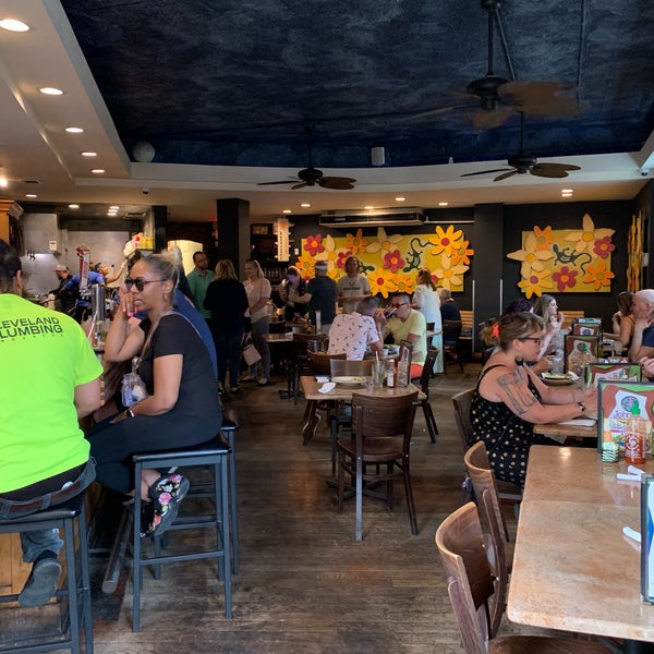 Foto tirada no(a) Johnny Mango World Café &amp; Bar por Mike S. em 7/15/2019